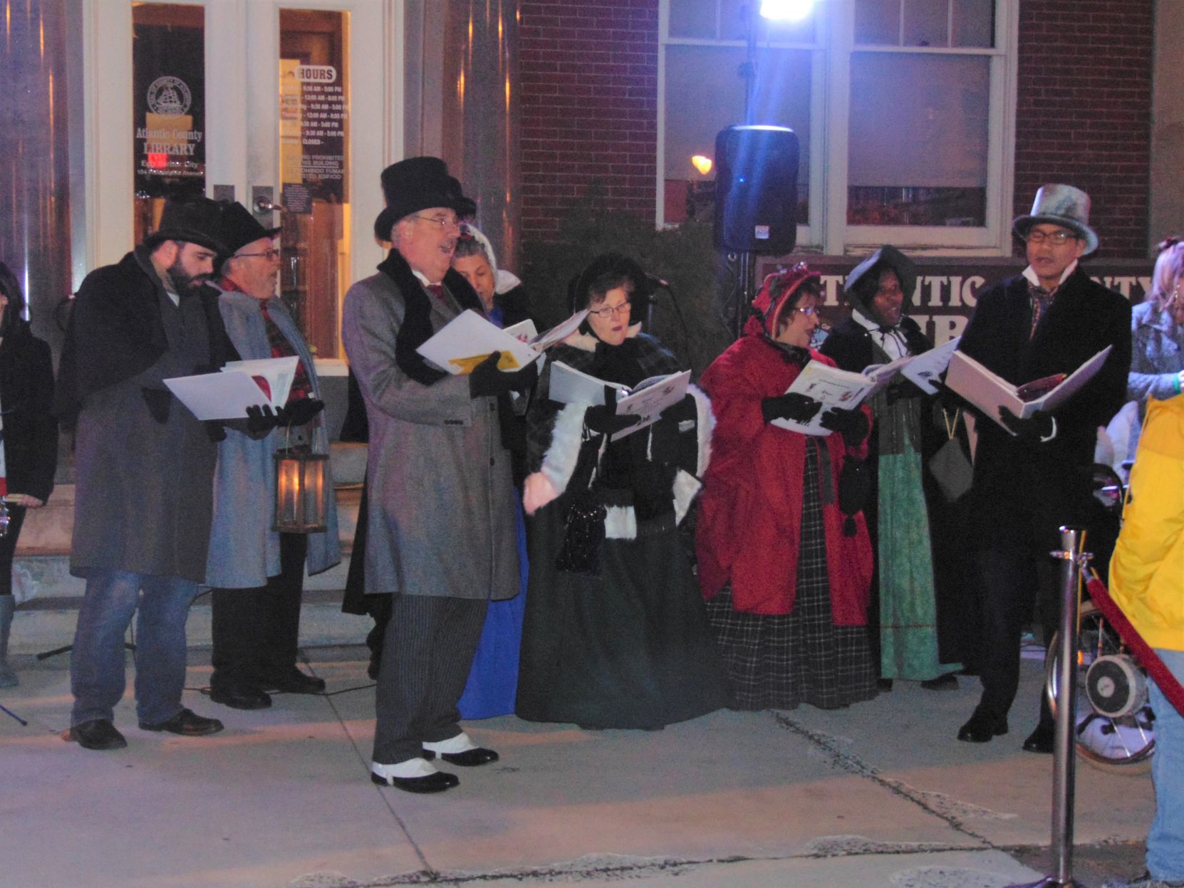 GAL EHC tree lighting 143a 1211-6